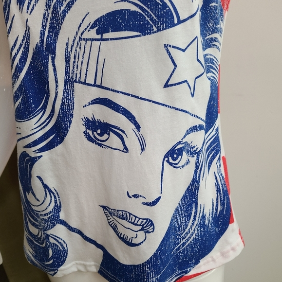 NWT DC COMICS Tank Top - Picture 2 of 9